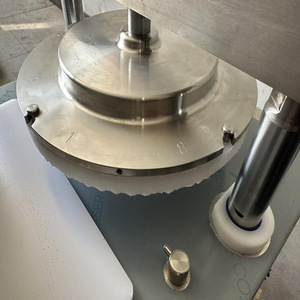 Nueva Máquina Formadora y Aplanadora de Empanadas de Carne, Modelo de Mesa, 380V, 1 Año de Garantía, 120kg, 450x740x560mm - Product Image 4