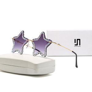 Gafas de sol sin montura con diamantes de imitación en forma de estrella para mujer, de metal, protección UV400, tipo 3, lentes negras, material de PC, a la moda, exageradas - Product Image 5