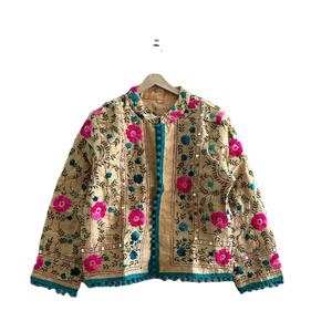Chaqueta Kantha Reversible de Algodón para Mujer, Diseño Festivo de Patchwork Transpirable, Artesanía, Regalo para Ella - Product Image 1