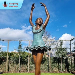 Escultura Gigante de Bronce de Tamaño Real de una Hermosa Chica del Renacimiento, Escultura Colorida de una Mujer Bailando - Product Image 4