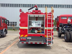 Chine 4*2 véhicules de service d'incendie et de sauvetage <span class=keywords><strong>camion</strong></span> de <span class=keywords><strong>pompier</strong></span> d'aéroport - Product Image 5