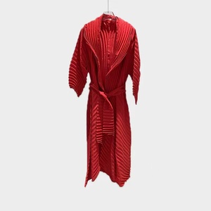 Nouvelle Arrivée Manteau Plissé Miyake Vert Uni Ample Style Japonais pour Femme avec Col Ouvert Trench Long Décontracté - Product Image 2