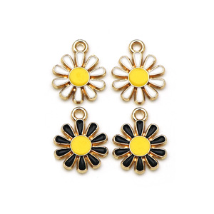 Pendentif breloque en alliage de zinc en forme de fleur Daisy, accessoire de bijouterie DIY, porte-clés unisexe, chaîne de téléphone portable - Product Image 5