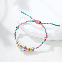 Bracelet tendance pour femme, bijou fantaisie, coloré, fait main, style corde perlée, ajustable, avec breloques