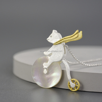 Pendentif en argent sterling 925 plaqué or 18 carats, fait main par Lotus Fun, motif petit ours sur un vélo coquillage, bijoux fins pour femmes
