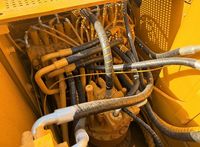 Excavadora de cadenas usada de marca japonesa, 20 toneladas, modelo 2023, motor en buen estado, capacidad de cazo de 1.0m, probada, certificada, con video.