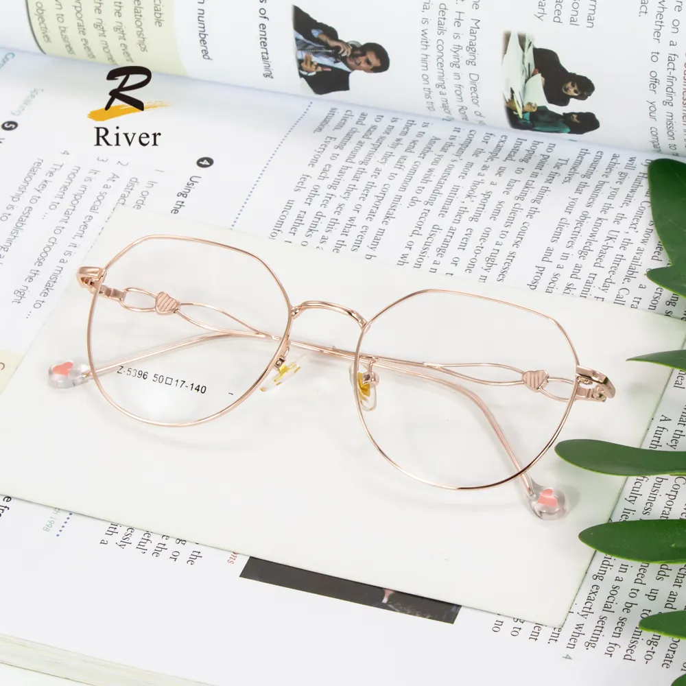 Оптовая продажа, женские титановые оптические очки в форме сердца, оправа для очков