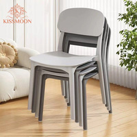 Chaise moderne simple à dossier carré en plastique épaissi empilable pour la maison, la salle à manger, le restaurant, le bar et les loisirs