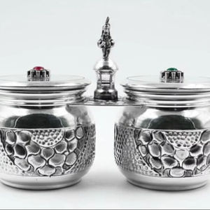 Ensemble de récipients à fruits secs en argent artisanal avec couvercles décoratifs, bocaux de rangement de qualité supérieure pour offrir en cadeau, décoration de la maison et usage religieux - Product Image 1