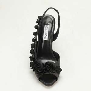 <span class=keywords><strong>Sandali</strong></span> Retrò da Sera in <span class=keywords><strong>Raso</strong></span> Nero con Rosa 3D, Punta Aperta, Plateau e Tacco a Spillo, Scarpe Eleganti e Glamour per Feste Romantiche - Product Image 4