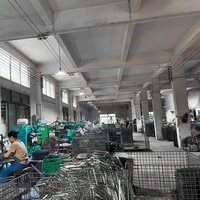 Grand panier de transport pliable en treillis métallique en acier inoxydable avec roues robustes, capacité de 1500 kg, conception durable et peu encombrante pour atelier
