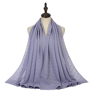 Foulard Hijab Uni Long Décontracté Ethnique pour Femme, <span class=keywords><strong>Voile</strong></span> Chiffon Perlé Personnalisable pour Femmes Musulmanes – Vente en Gros - Product Image 5