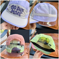 Gorra Trucker Personalizada de 5 Paneles con Visera Plana, Tejido Técnico Repelente al Agua, Corona Alta, Cierre Snapback, Aba Reta, Socio de Suministro OEM