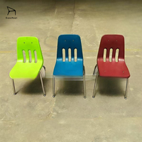 Chaises d'étudiant empilables pratiques EaseNeat, cadre en métal coloré, robustes, adaptées à la salle de classe, à la salle d'étude et au bureau