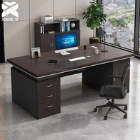 Bureau d'ordinateur moderne, table de bureau, poste de travail en bois, mobilier de bureau, bureau avec armoire