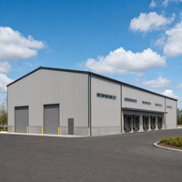 Entrepôt moderne en structure métallique préfabriquée conforme à la norme EN 1090, atelier métallique durable, garage, hangar industriel