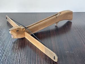Деревянная игрушка-арбалет с резьбой по дереву, 40x34 см - Product Image 4