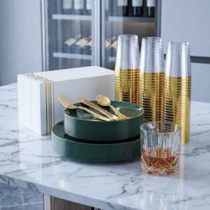 Ensemble de <span class=keywords><strong>vaisselle</strong></span> <span class=keywords><strong>jetable</strong></span> en plastique 70 pièces, assiettes, gobelets, couverts et serviettes avec bordure dorée pour mariage, fête d'anniversaire - Product Image 3