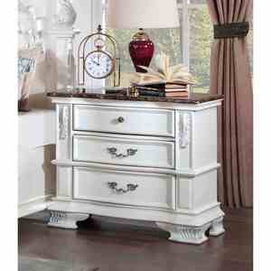 Table de chevet de style traditionnel avec plateau en marbre, tiroirs à queue de pie, finition blanc nacré, meubles de chambre à coucher - Product Image 5