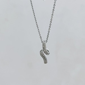 Collier en argent pur S925 avec pendentif en forme de clé magique entièrement serti de diamants, pendentif en diamant luxueux et breloques - Product Image 1