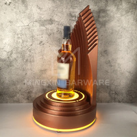 Elégant présentoir à champagne en bois LED Porte-bouteille en bois naturel Éclairage doux Vitrine à champagne de luxe