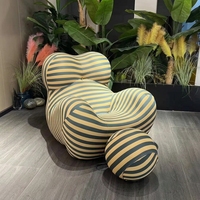 Disponible en Formato Compacto, Sofá Reclinable Individual Estilo Italiano "Abrazo de Mamá" para Hoteles y Salas de Estar