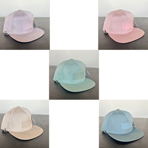 Casquette de sport 5 panneaux avec logo en patch de caoutchouc Hip Hop, casquette snapback en nylon imperméable personnalisée avec sangle - Product Image 3