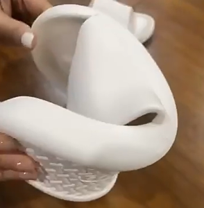 Tendance mode 2025, vente chaude, sandales en PVC ultra-douces unisexes pour femmes et hommes, printemps, été, automne, pour la <span class=keywords><strong>marche</strong></span> - Product Image 4