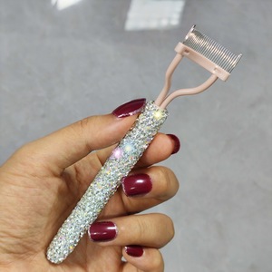 Peigne à cils séparateur de cils, brosse à <span class=keywords><strong>mascara</strong></span>, peigne à <span class=keywords><strong>mascara</strong></span> en strass brillant, applicateur de <span class=keywords><strong>mascara</strong></span> à arc avec couvercle - Product Image 4