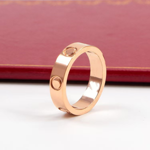 Anello di Fidanzamento a Forma di Cuore in Acciaio Inossidabile Dorato 18K con Zirconia Cubica Regalo di Anniversario Perfetto Simbolo d'Amore - Product Image 3