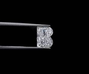 Diamante Cultivado en Laboratorio de 141 Quilates, Corte Brillante Redondo, Diamante de Laboratorio Único con Inicial, Certificado IGI para Anillo de Compromiso o Colgante - Product Image 2