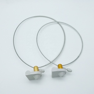 100 Etiquetas Rígidas Antirrobo E-Bit AM-N17G EAS AM de 58kHz con Cable de Acero de 52cm para Tiendas de Maternidad y Bebés - Product Image 3