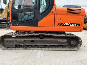 Excavadora de cadenas DOOSAN DX140LC de gran venta con motor Hino, bomba Liyuan de alta eficiencia, motor principal y cucharón con capacidad de 0.1m³, 1 año de garantía. - Product Image 5