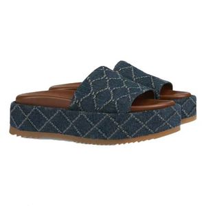 Chaussures matelassées de luxe pour femmes avec semelle en caoutchouc pour plateforme amortie, antidérapantes, tendance, légères, durables et confortables pour l'automne - Product Image 3