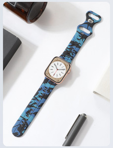 Correa de silicona delgada para <span class=keywords><strong>Apple</strong></span> <span class=keywords><strong>Watch</strong></span> Band Camo Print Sport Smart <span class=keywords><strong>Watch</strong></span> Belt Bracelet IWatch Series Ultra 10 9 8 7 6 5 <span class=keywords><strong>SE</strong></span> - Product Image 5