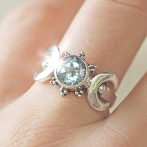 Anillo de Moissanita con Forma de Luna F1501, Engaste de Plata, Anillos de Piedras Preciosas para Uso Diario de Mujer, Corte Brillante Redondo - Product Image 1