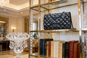 Desain Modern Mewah Patung Batu Marmer Hitam Nero <span class=keywords><strong>Marquina</strong></span> Kerajinan Tangan Seni Patung Marmer Model Tas untuk Dekorasi Villa Hotel - Product Image 2