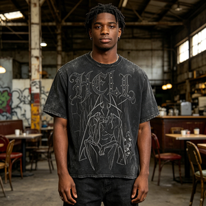 Camiseta Oversize de Hombre Estilo Grunge Urbano con Bordado Gótico de Diablo y Pedrería, Lavado Vintage Negro Personalizado - Product Image 2