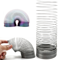 Mini arc-en-ciel personnalisé printemps soulagement du Stress Super Bracelet cinétique éducatif en métal marche magique Mini printemps jouets
