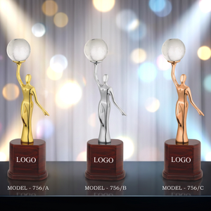 Trofeo Metálico Modelo 756, Figura Deportiva con Base de Madera Negra, Grabado Duradero para Juegos y Premios - Product Image 1