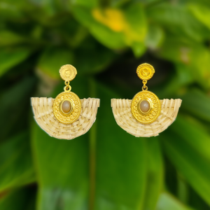 Pendientes Colgantes de Moda, Chapados en Oro PVD, Acero Inoxidable 316L, Diseño de Media Luna, Sostenibles y Resistentes - Product Image 3