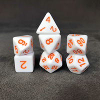 Grosir Set dadu DND Resin 16mm & 20mm kustom putih terukir dadu akrilik polihedral penggunaan permainan