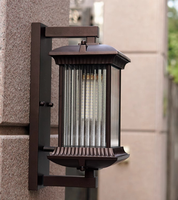 Lampes solaires murales extérieures antiques en aluminium Lanterne de jardin montée sur le mur Étanche LED extérieur avec diffuseur en verre
