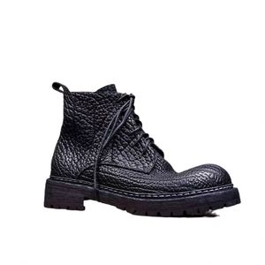 Bottes à lacets pour hommes en cuir de buffle faites à la main avec larges sangles, talons hauts, semelles épaisses, style sombre, chaussures tendance pour l'hiver et l'automne - Product Image 5