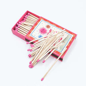 Boîtes <span class=keywords><strong>d</strong></span>'<span class=keywords><strong>allumettes</strong></span> en bois écologiques en vrac, boîtes <span class=keywords><strong>d</strong></span>'<span class=keywords><strong>allumettes</strong></span> de sécurité <span class=keywords><strong>personnalisées</strong></span> pour les mariages et les anniversaires - Product Image 5