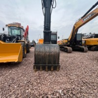 Excavatrice d'occasion Hyundai HX225HD d'origine coréenne, faible nombre d'heures, prix avantageux, à vendre