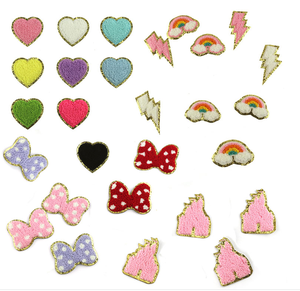 Parches de hierro de chenilla con borde dorado con purpurina colorida, parche bordado, pegatina de corazón con lazo para apliques de mochila escolar - Product Image 1