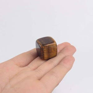 Cubo de Cristal Natural Colorido al por Mayor para Enfriar Whisky y Vino con Tamaño Personalizado - Product Image 3