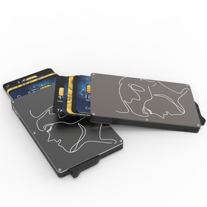 Tarjetero Minimalista de Aluminio con Diseño de Líneas Grabadas con Láser, 4 Pulgadas, Sin Cierre, Bloqueo RFID - Product Image 3