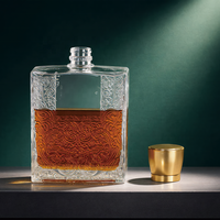 Bouteille de vin carrée en verre ornée et gravée sur mesure, 700 ml-1400 ml, pour whisky, vodka, tequila, avec couvercle, logo et couleur personnalisés